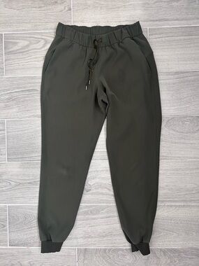 lululemon athletica women’s on the fly joggers olive green size 6